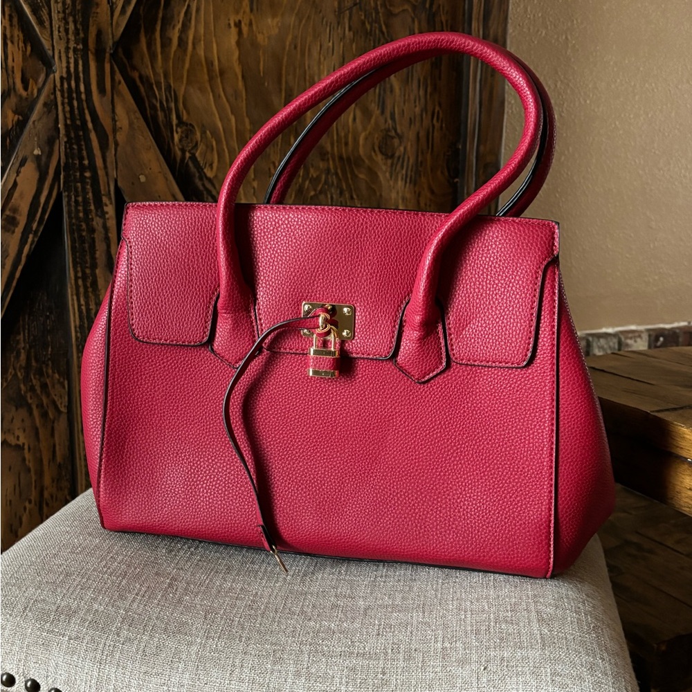 Elegant Red Satchel and Wallet Set - Picture 2 of 14